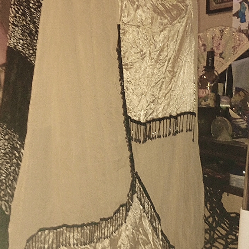 Shafenting cream silk , chaffon, and cotton beaded skirt size xl
